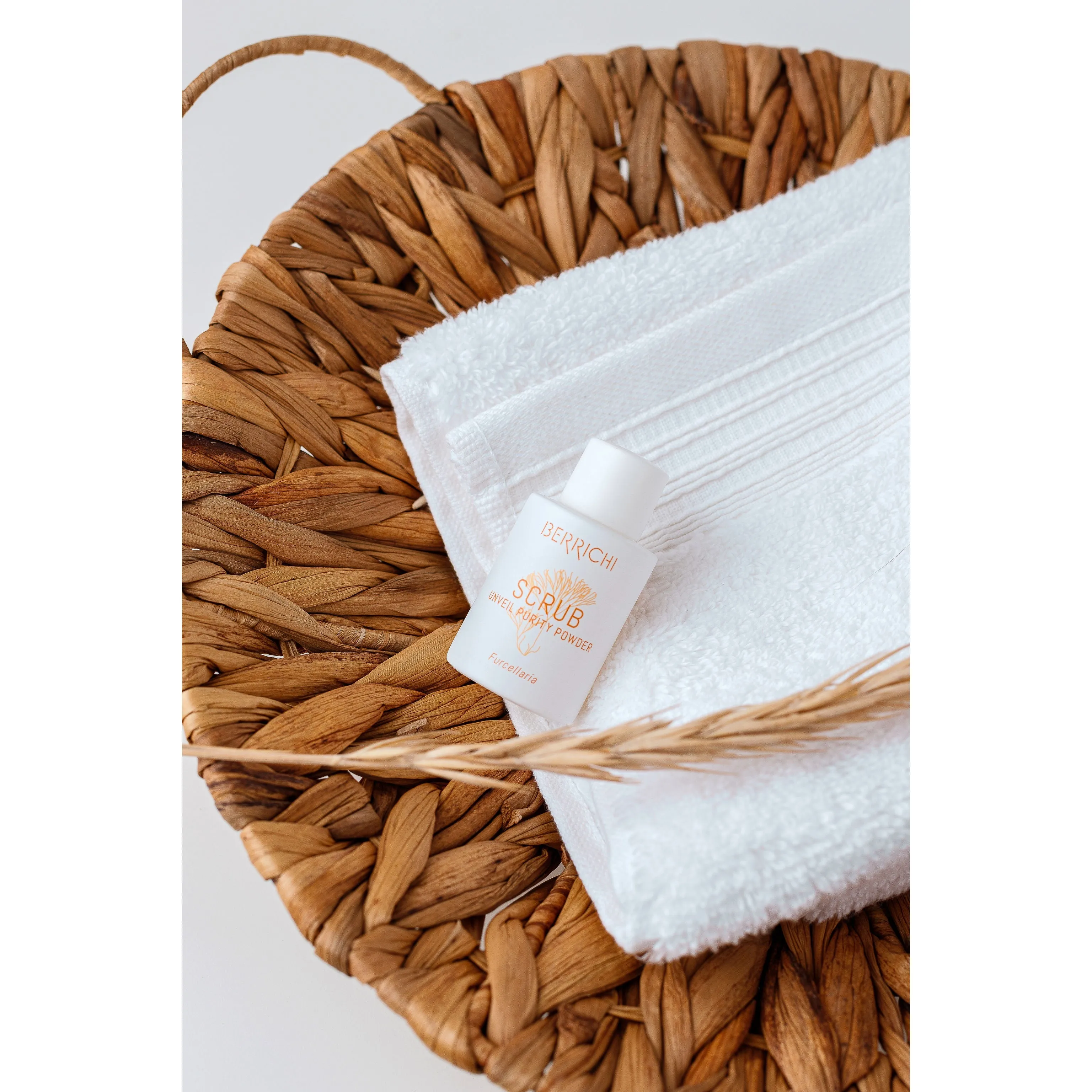 Scrub Unveil Purity Powder.